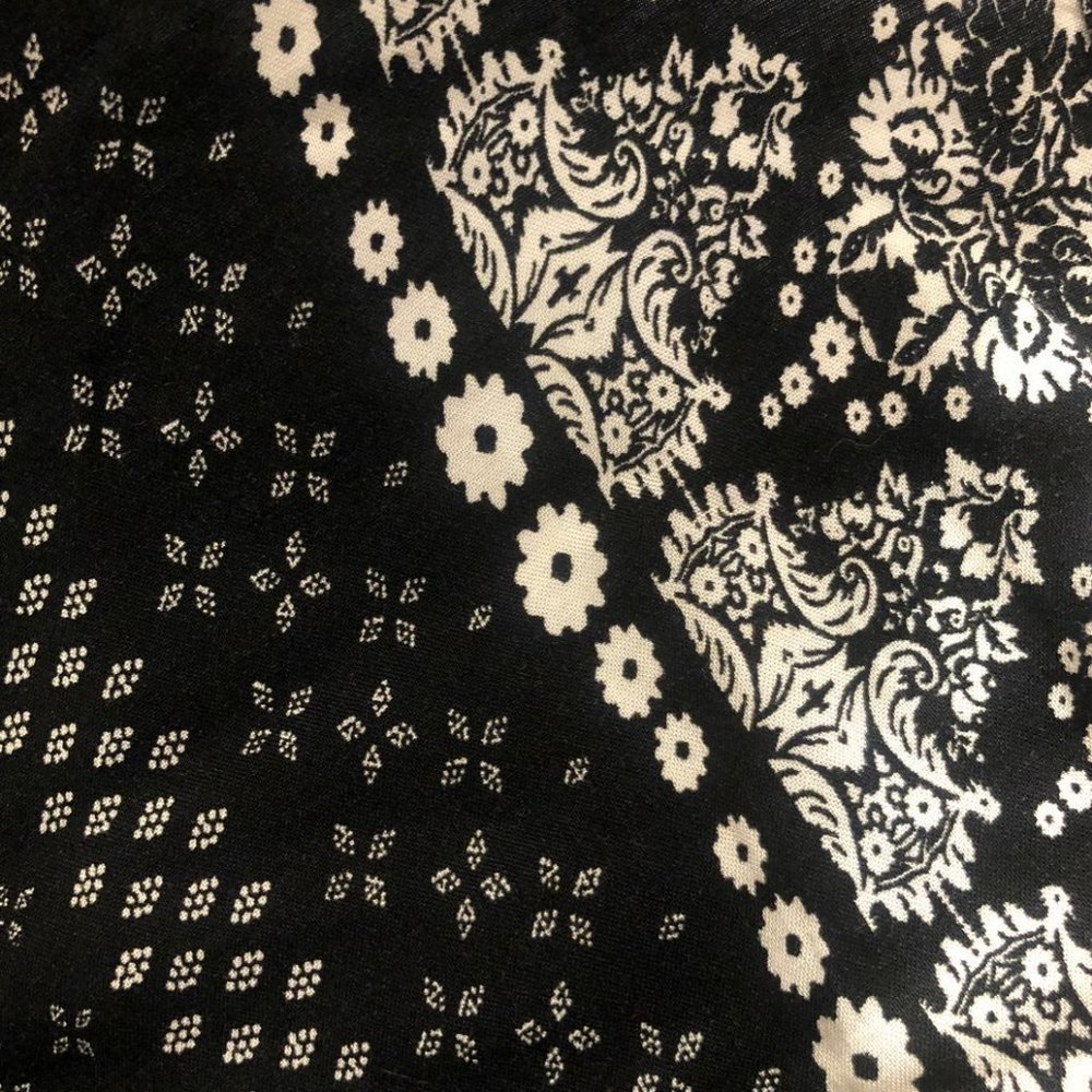 Patterned Romper - Picture 4 of 4